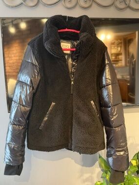 SAM Black Sherpa Front with Glossy Puffer Sleeves Jacket